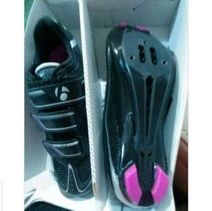 BranNew never worn  Ladies Bontrager cycling shoes
